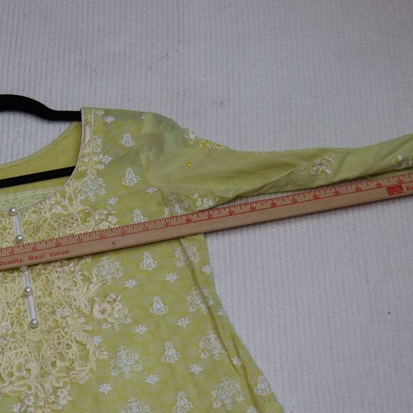 Authentic Kurta with embroidery and lace size ? - Picture 7 of 8